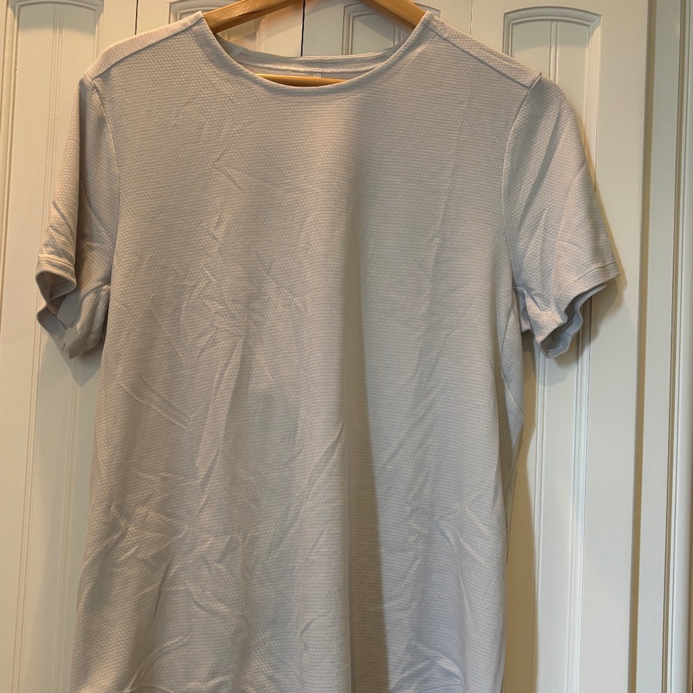 mens Lululemon running shirt M